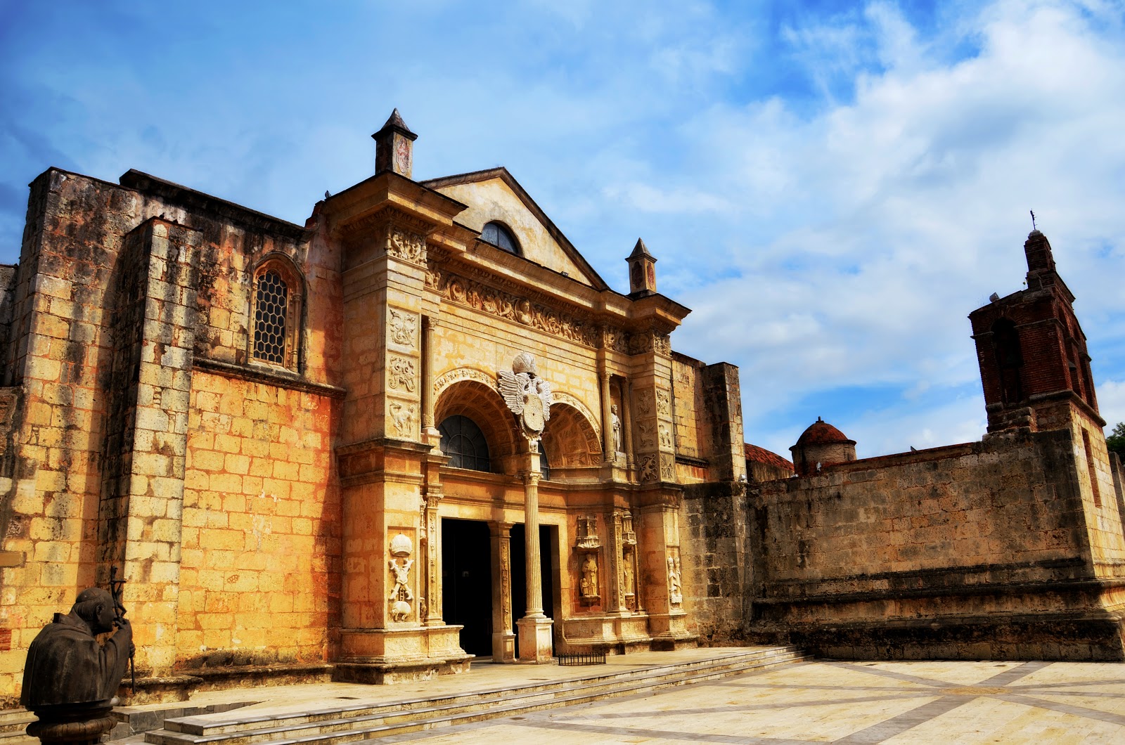 Take A Walk Around The Colonial City Of Santo Domingo Your Concierge